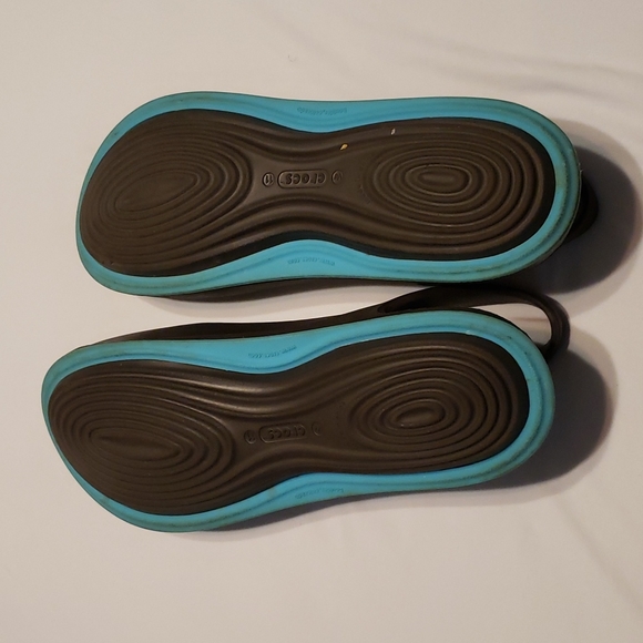 Womens Crocs - Picture 4 of 4